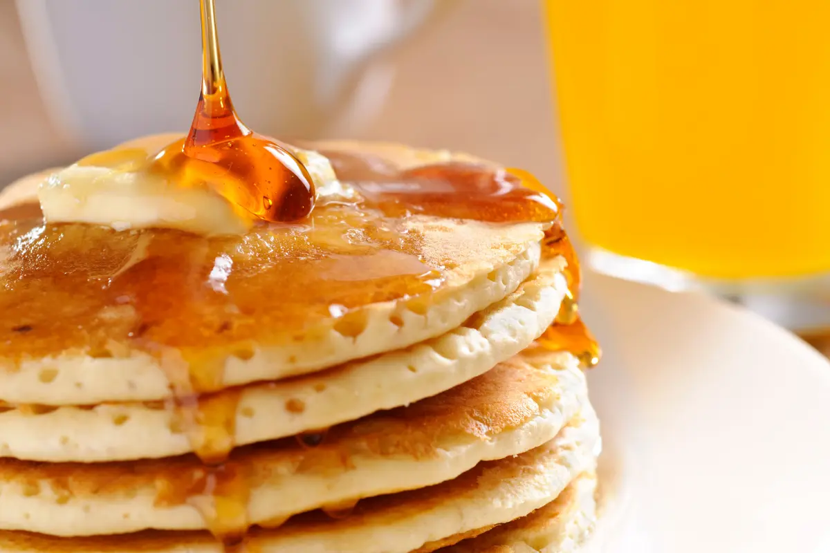 Find substitutes for baking powder in pancakes for fluffy results. Easy and effective alternatives detailed inside.